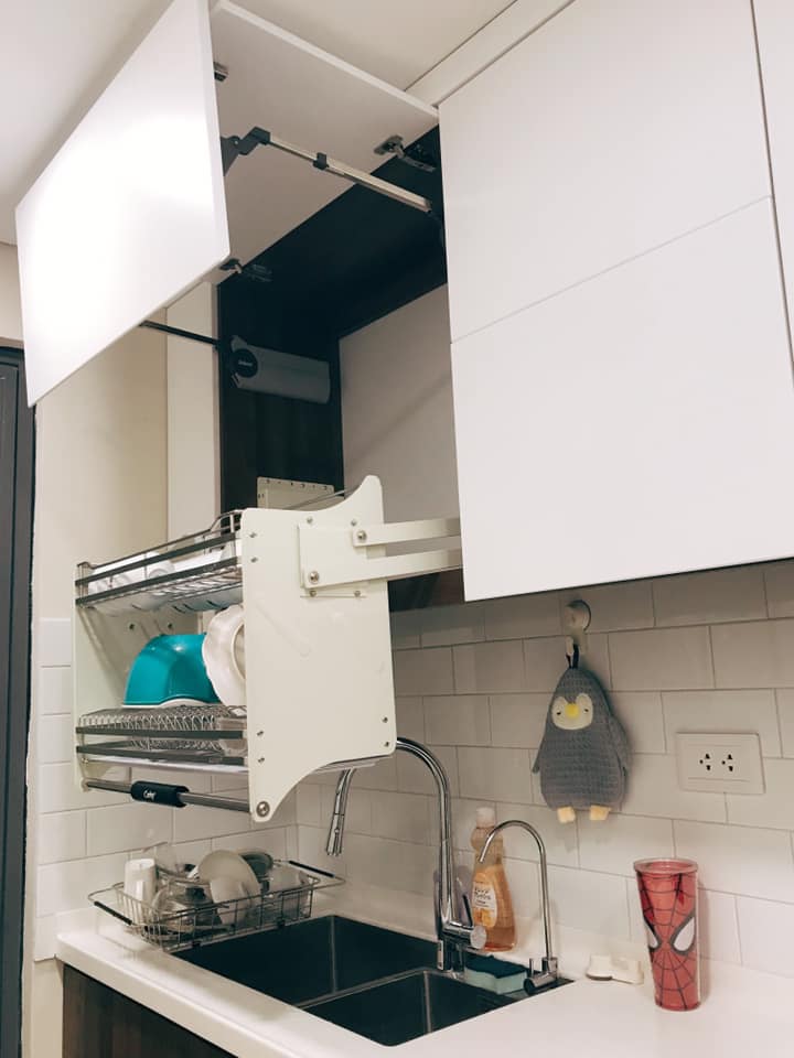Kết hợp độc đáo giữa mặt đá nhân tạo solid surface Himacs LG với ốp tường bằng gạch mới lạ Thiết kế phòng bếp, tủ bếp đẹp