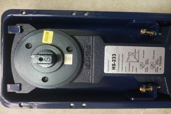 Bản lề cửa kính thủy lực Newstar có chất lượng không?